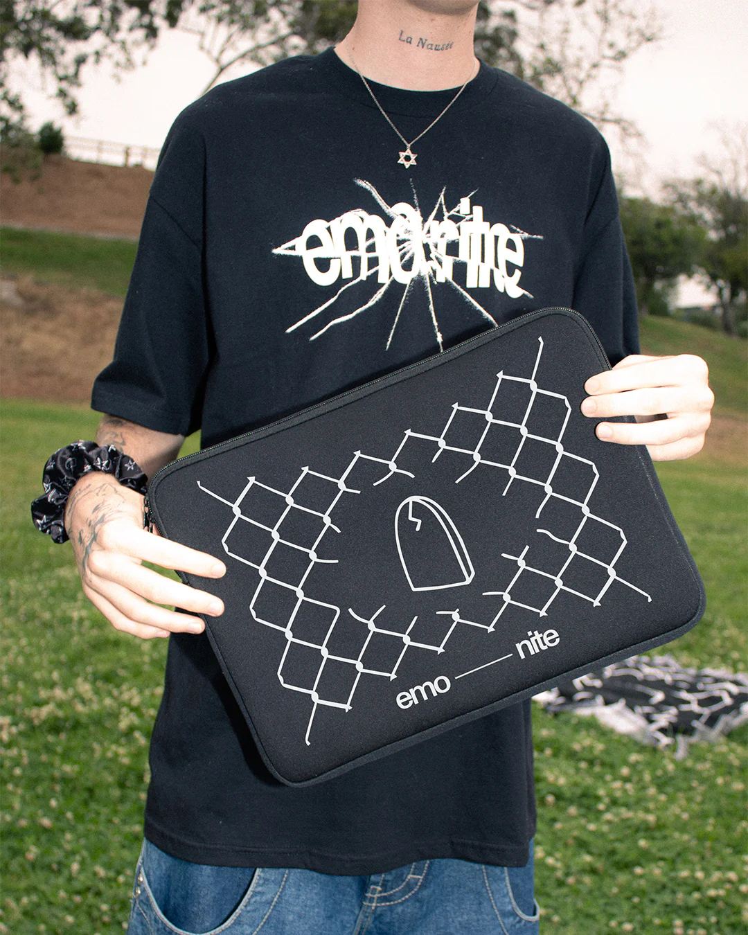Emo Nite Chain Link Laptop Case - Image 3